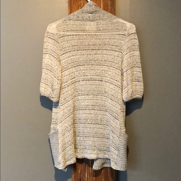 Gray short sleeved cardigan - Picture 2 of 2